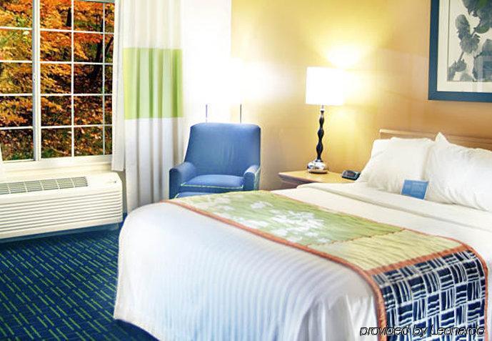 Fairfield Inn And Suites By Marriott Cincinnati Eastgate Rom bilde